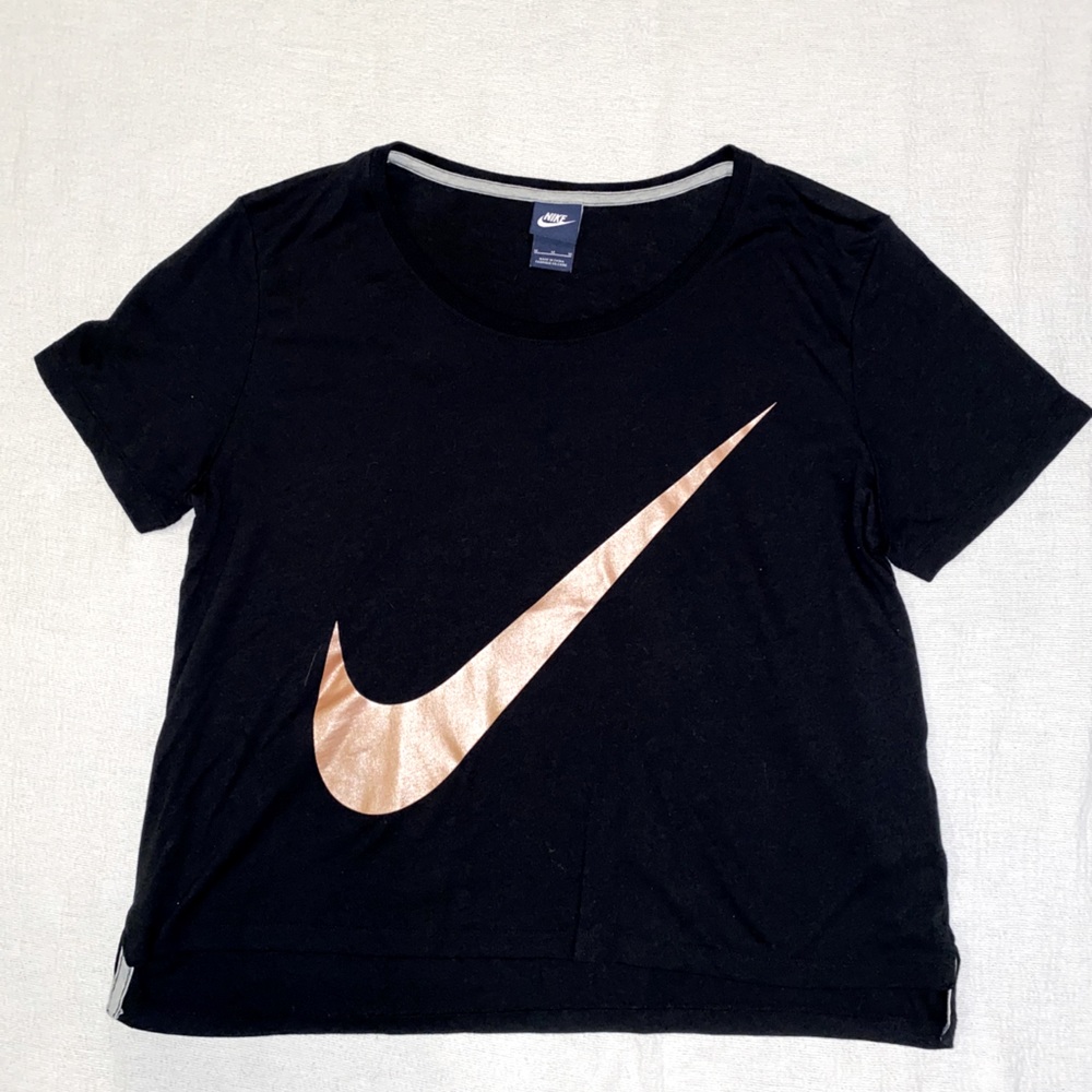 NIKE crop t-shirt size M